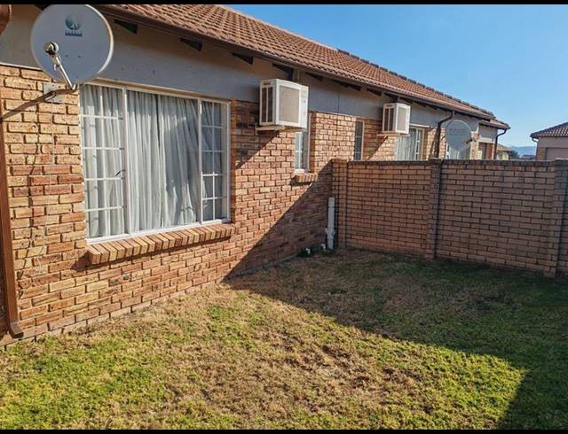 2 BEDROOM HOUSE FOR SALE IN KOSMOSDAL